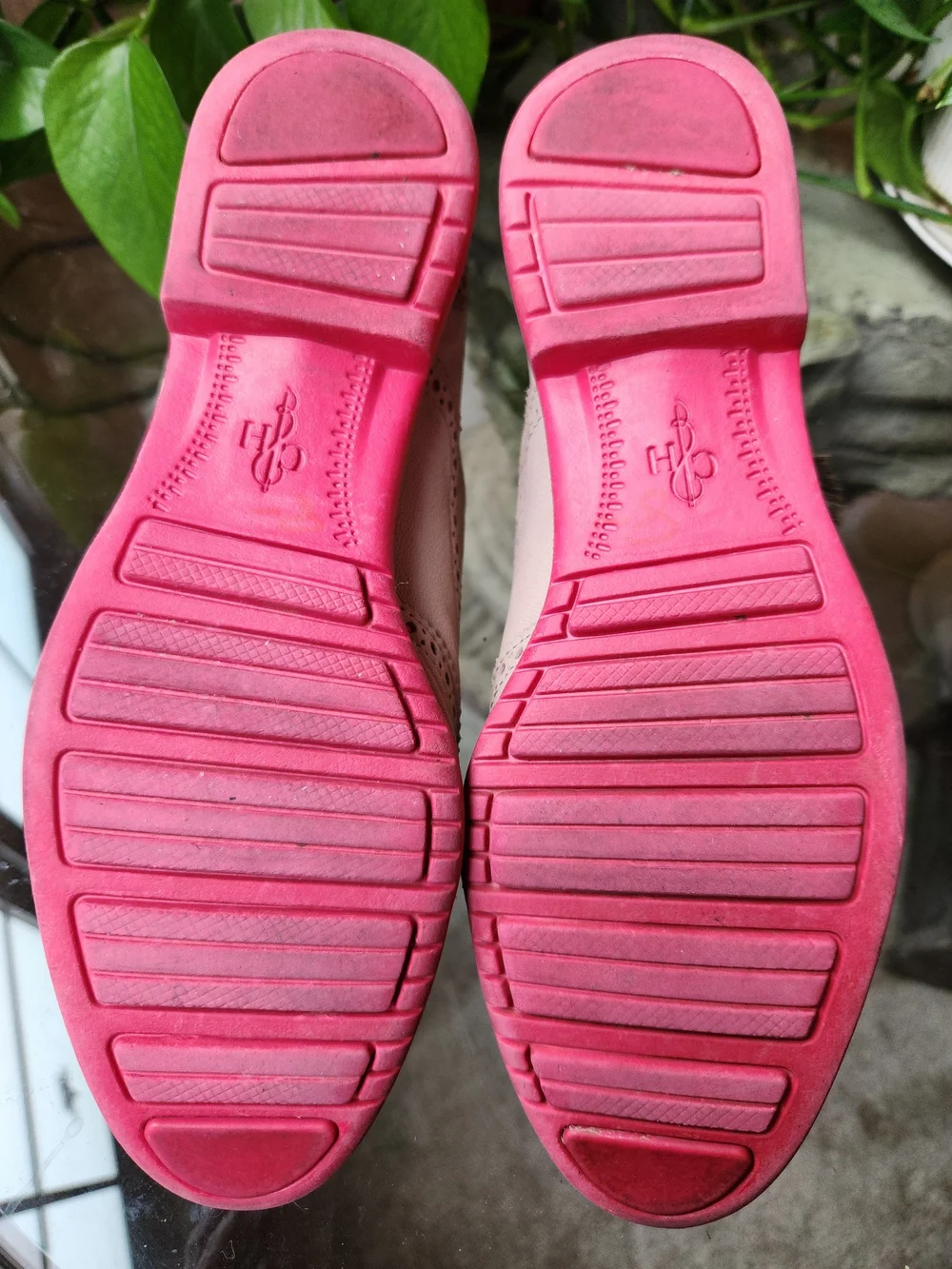 Cole Haan Womens 6 Gramercy Leather Wingtip Oxford Shoes Sandstone Hot Pink Sole - Picture 7 of 11
